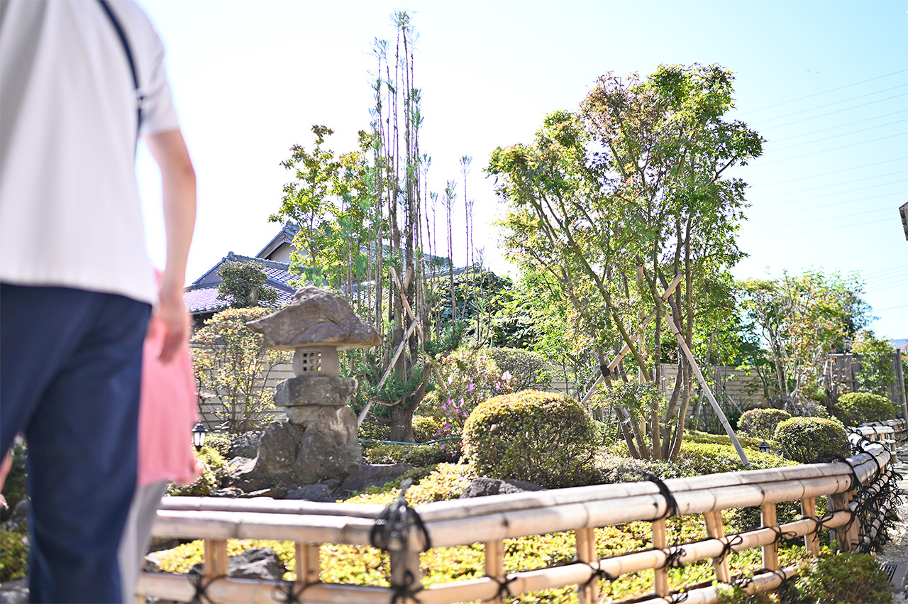 中庭でのリハビリ風景